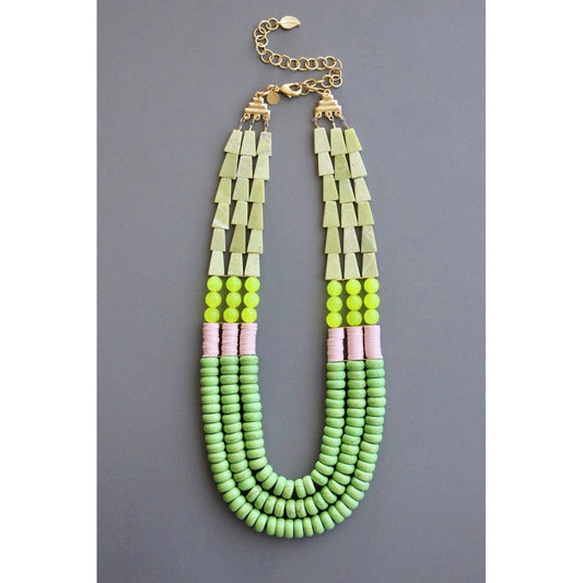 UMA218 Triple strand green and yellow necklace